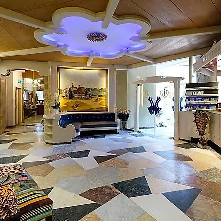 Rex Hotel